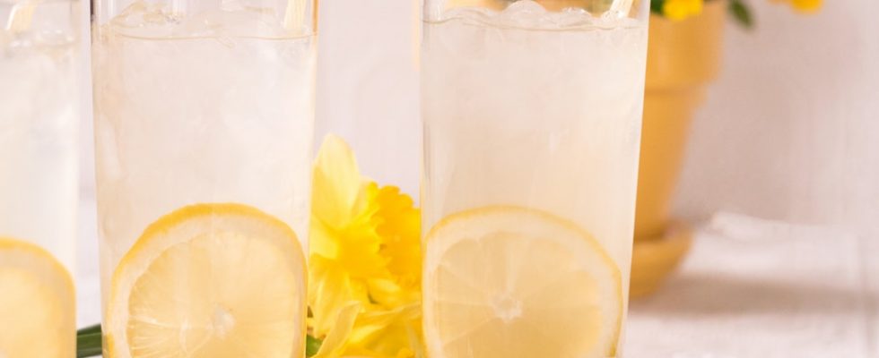 Lemonade in glasses with straws